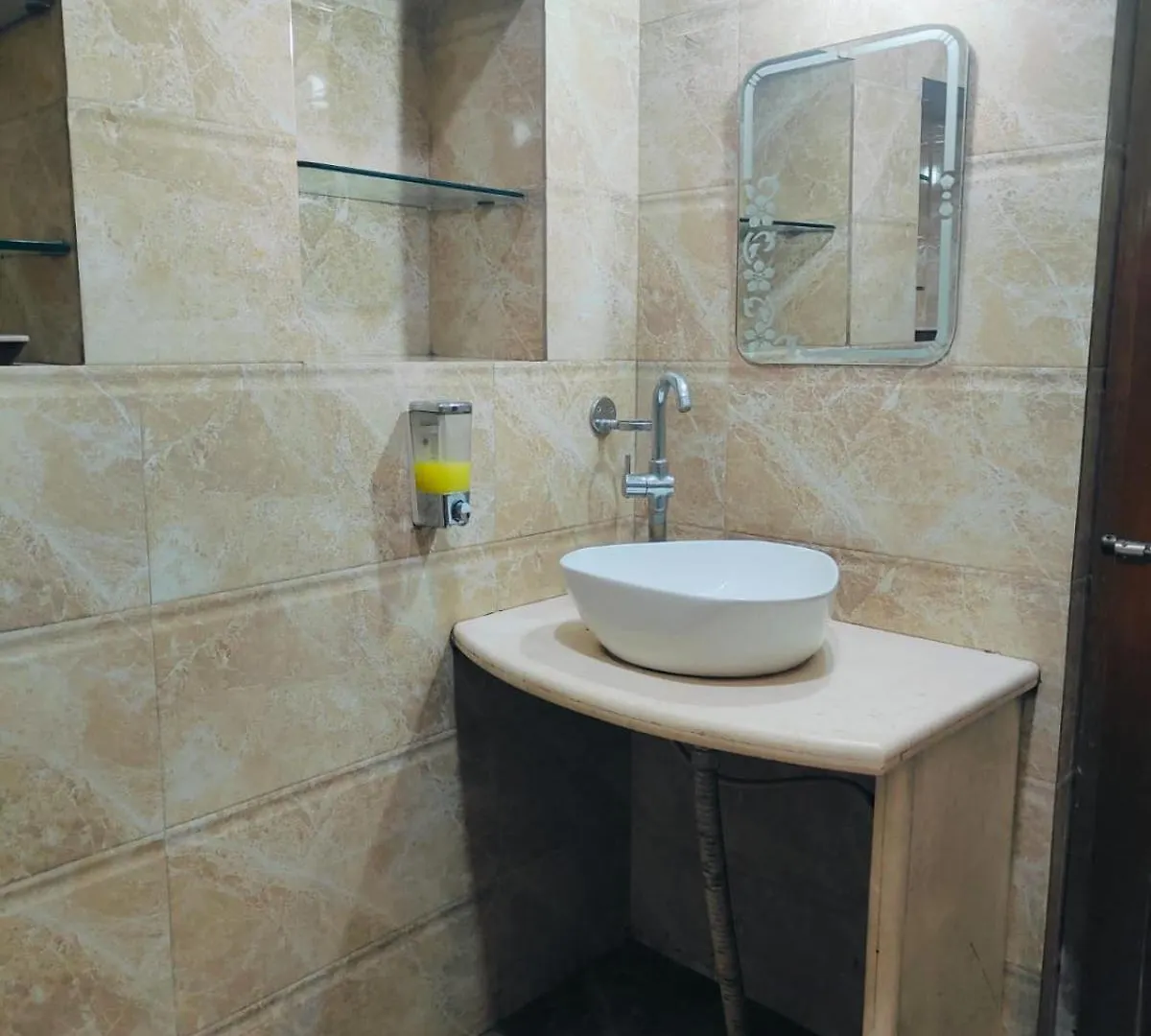 아파트 Shree Niwas Home Stay 바라나시